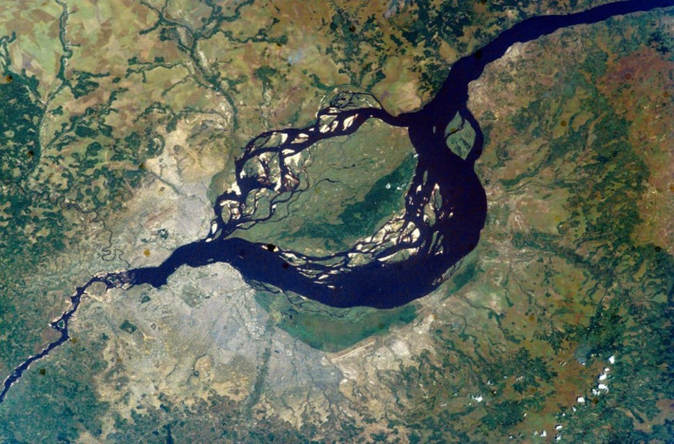 Le fleuve Congo entre Brazzaville et Kinshasa