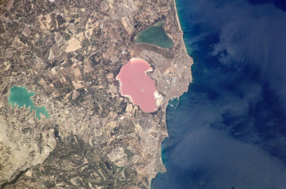 Les salines de Torrevieja (Rose Salt Lake), Torrevieja, Espagne