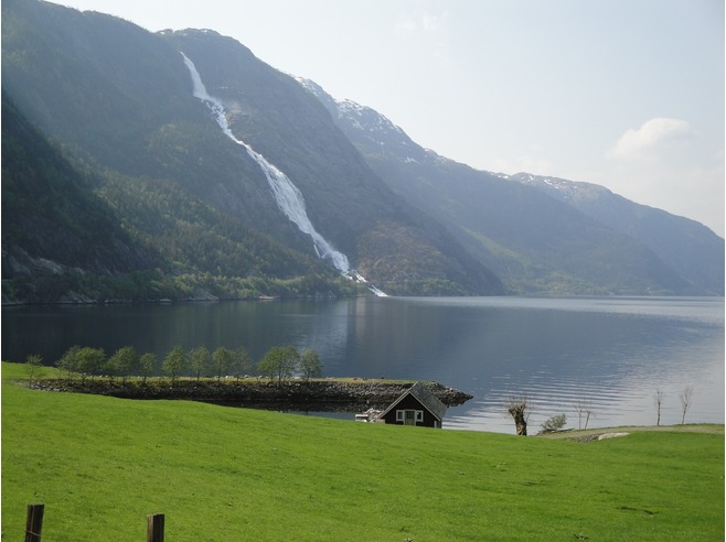 Langfossen, Norvège