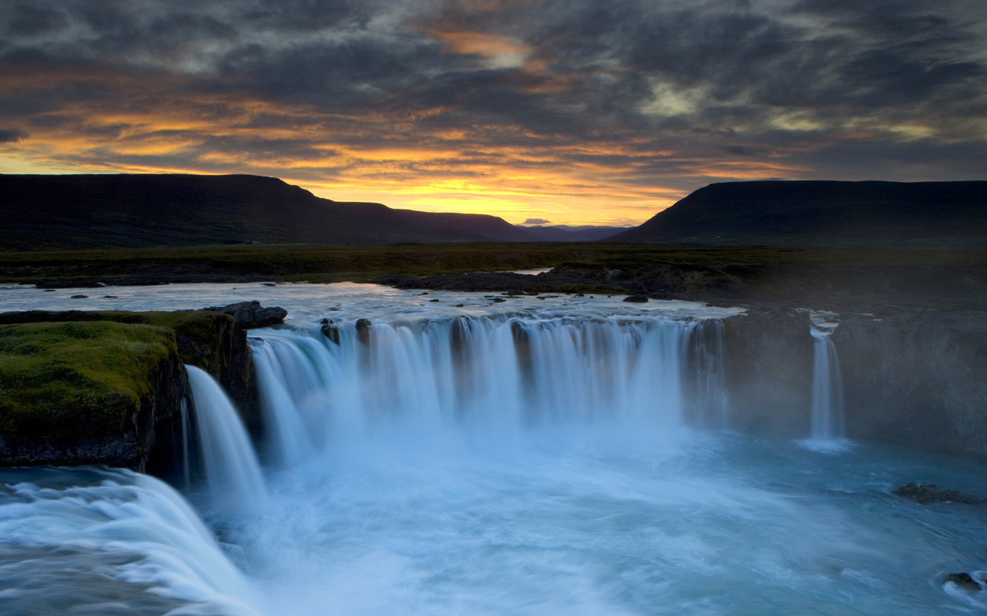 Les chutes de Dettifoss. Islande