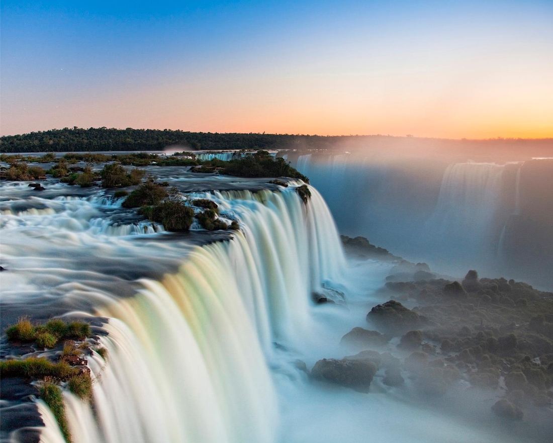 Les chutes d'Iguazú,  entre l'Argentine et le Brésil